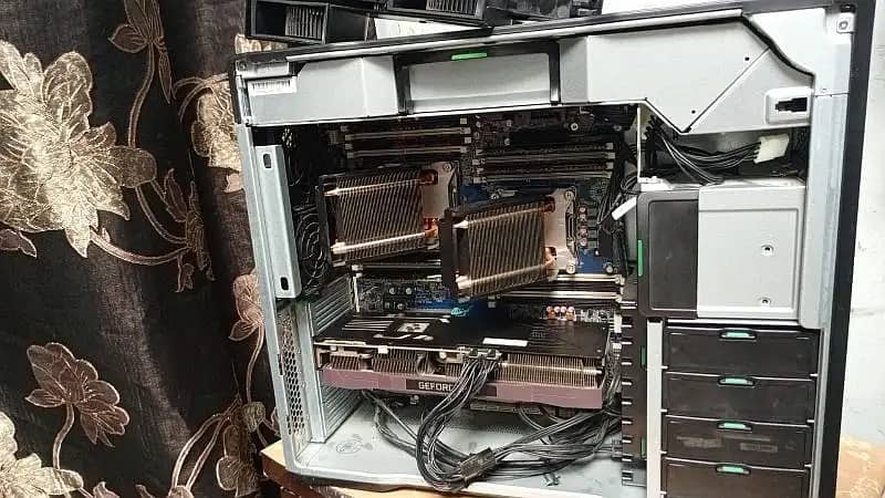 Hp Workstation Xeon Z 840  16 + 16 30 Core total 14