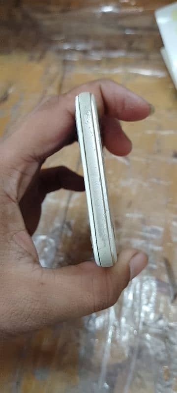 mobile bohot acha ha oppo a57 4ram 64rom 3