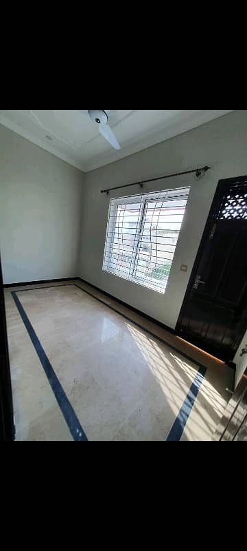 14 Marla Upper Portion for rent in G-13 6