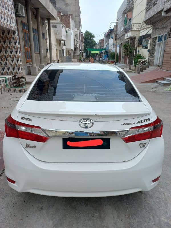 Toyota Altis Grande 2017 1