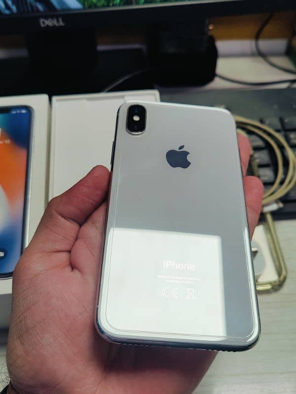 Iphone X 256GB, PTA approved, single hand used 7