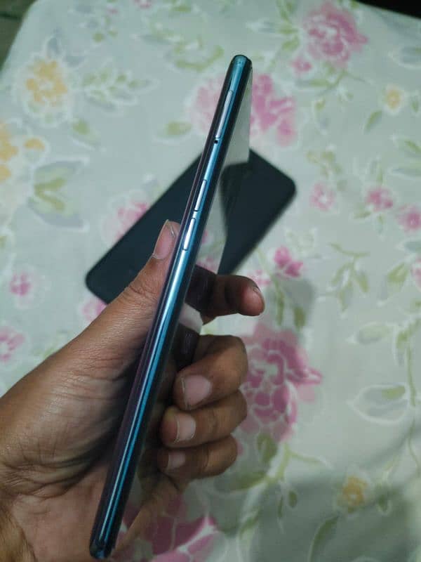 Oppo f17 pro complete box 4