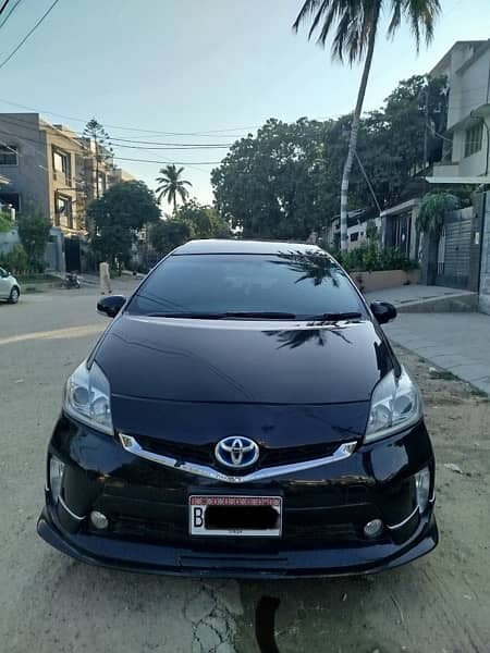 toyota prius G touring with panoramic roof 0