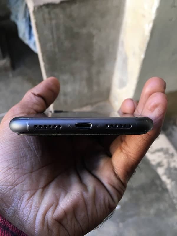 iPhone 11 64gb jv 2month sim calay ga bettry 99 health 2