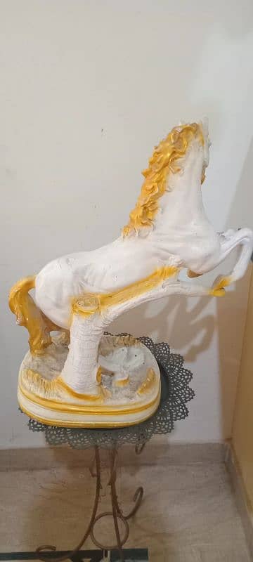 home decoration piece (white horse) 0