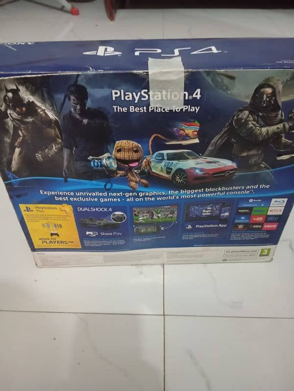 PS4 500Gb with 3 games and 1 controller 2