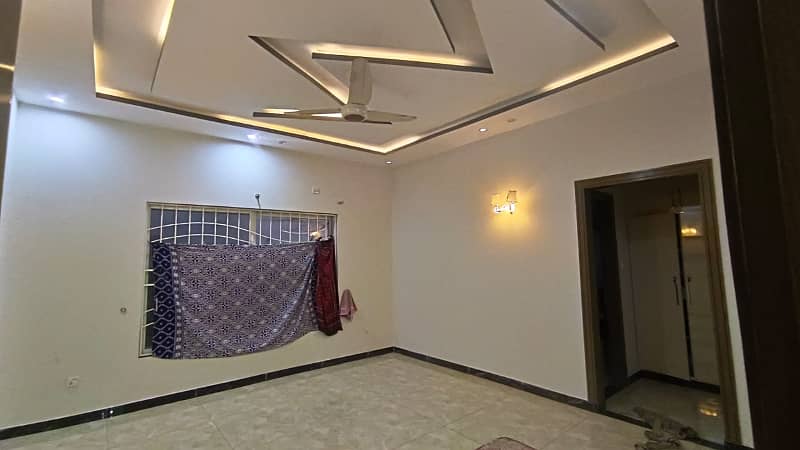 1 Kanal Double Unit House Available For Rent 4