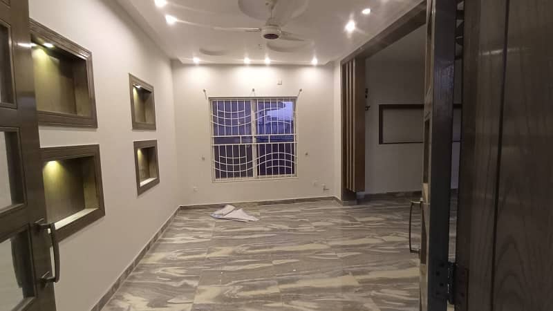 1 Kanal Double Unit House Available For Rent 13