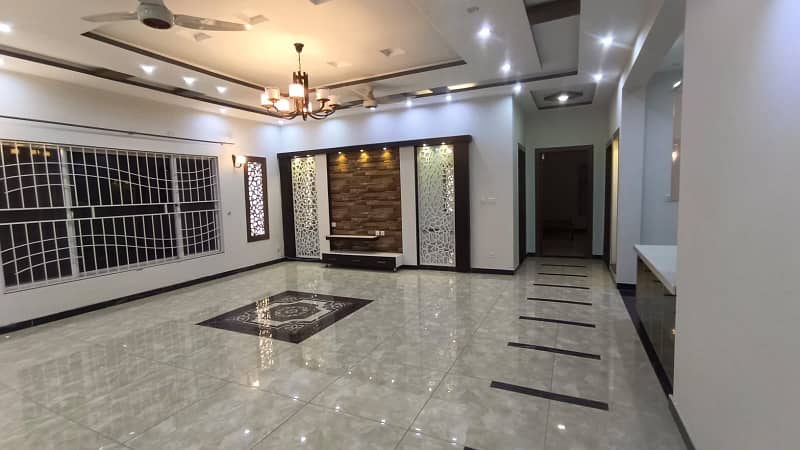 1 Kanal Double Unit House Available For Rent 19