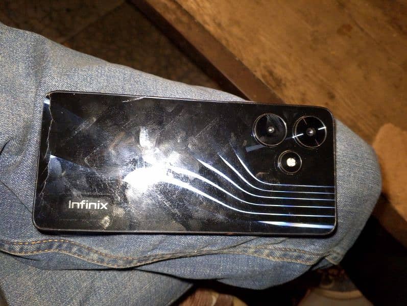 Infinix hot 30 (8/128) 1