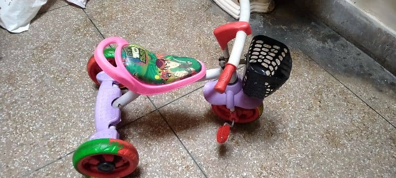 Kids Tricycle 0