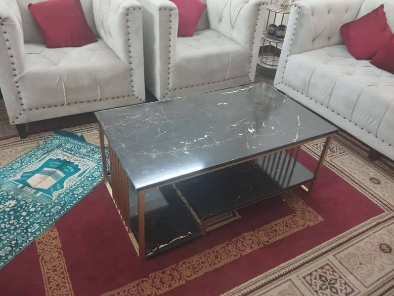 Beautiful and quality guaranteed furniture for sale 10