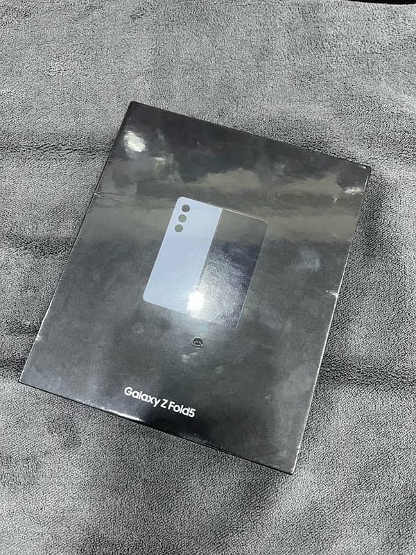 Samsung galaxy z fold 5 icy blue colour 0