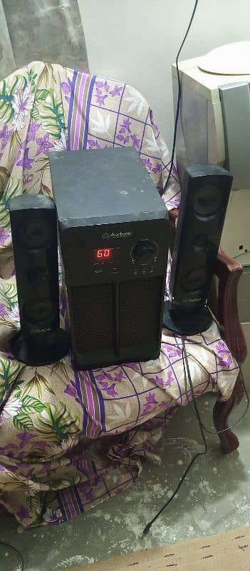 audionic loud speaker for urgent sale 12000 whats app ony 03122202268 0