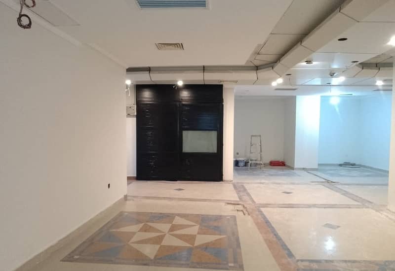 1300 Square Feet Brand New Corporation Office For Rent At Main Boulevard Gulberg 3 Lahore 4