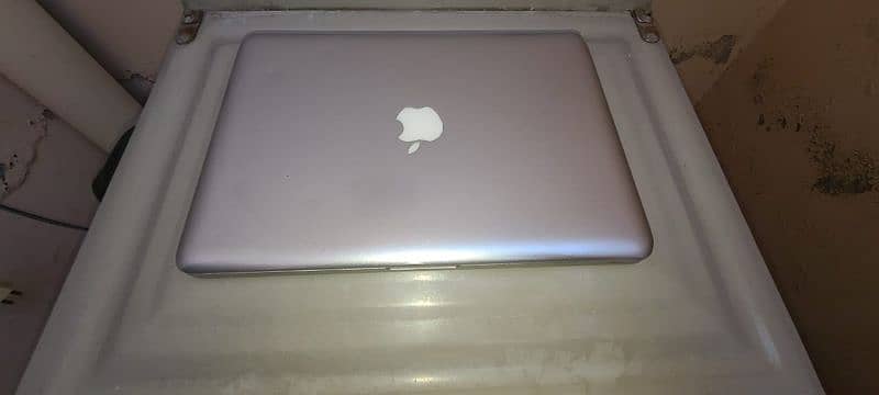 macebook pro 1