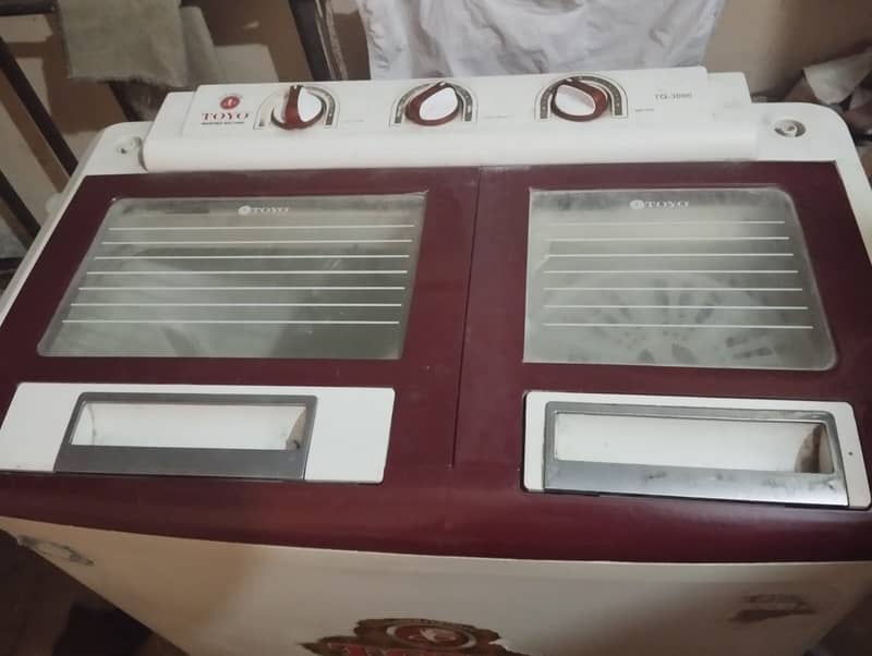 washing and drying machine in best condition use at home 3