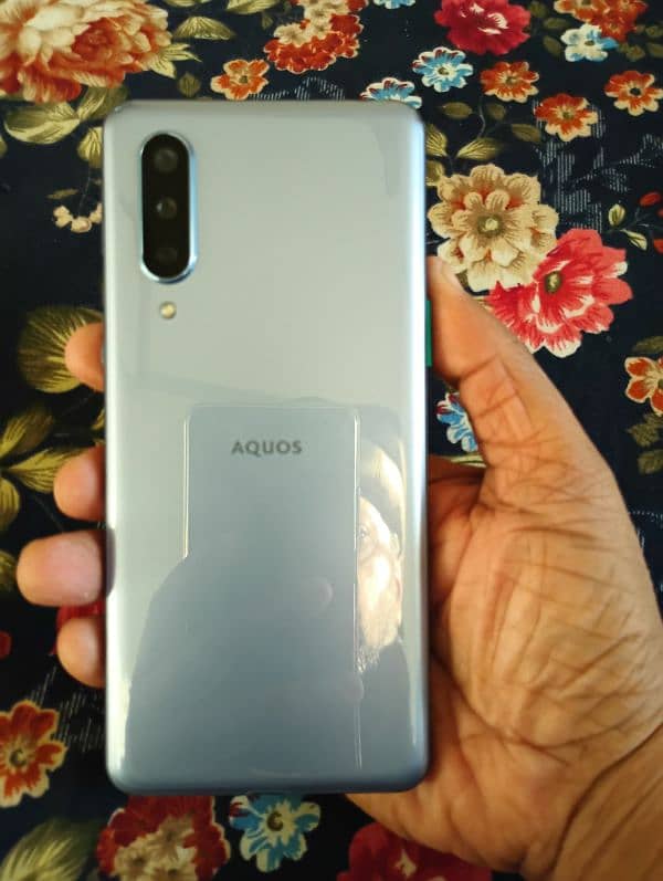 Sharp Aquos Zero 5G Basic 6gb 64gb 9.5/10 (Read Ad) 1