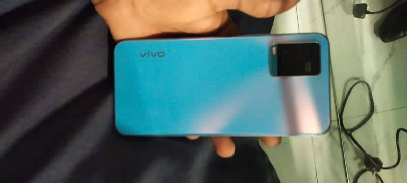 Vivo Y33s 3