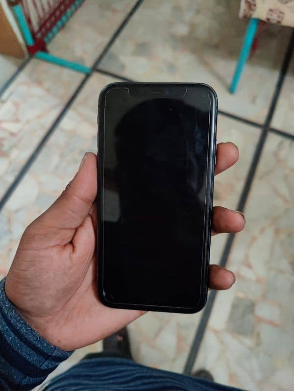 iPhone 11 urgent sale 6