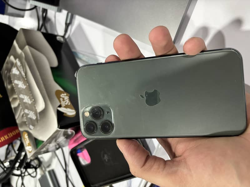 Iphone 11 pro 64 GB Non Pta Factory Unlocked 0