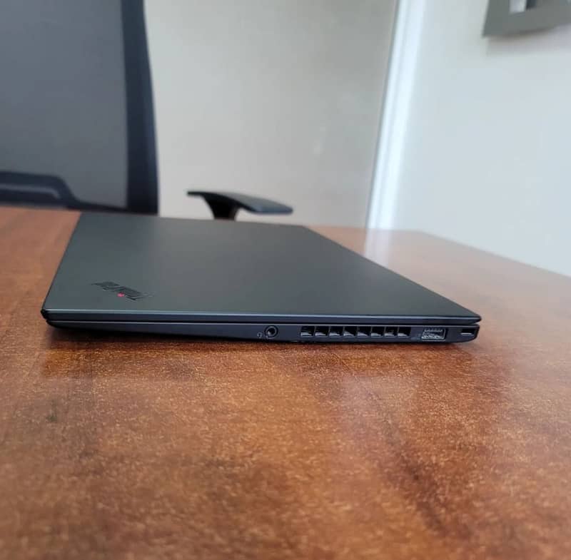 Lenovo Thinkpad X1 Carbon i5 8th Gen . . . ultraslim Lightweight Machine 3