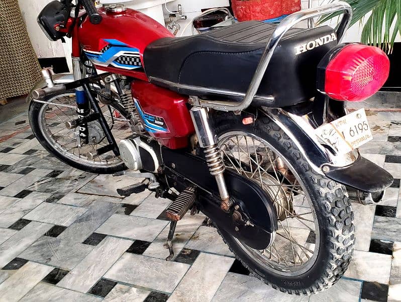 Honda Motor Bike Perfect with 125 C Model    mo 1