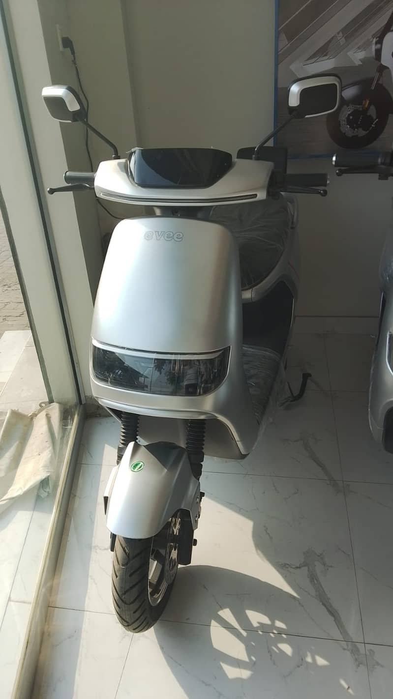 Evee Electric Scooty MODEL 2024 SELF START 0