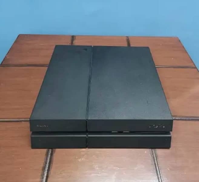 Ps4 slim 1tb mint condition with 2 controllers and 2 games 2