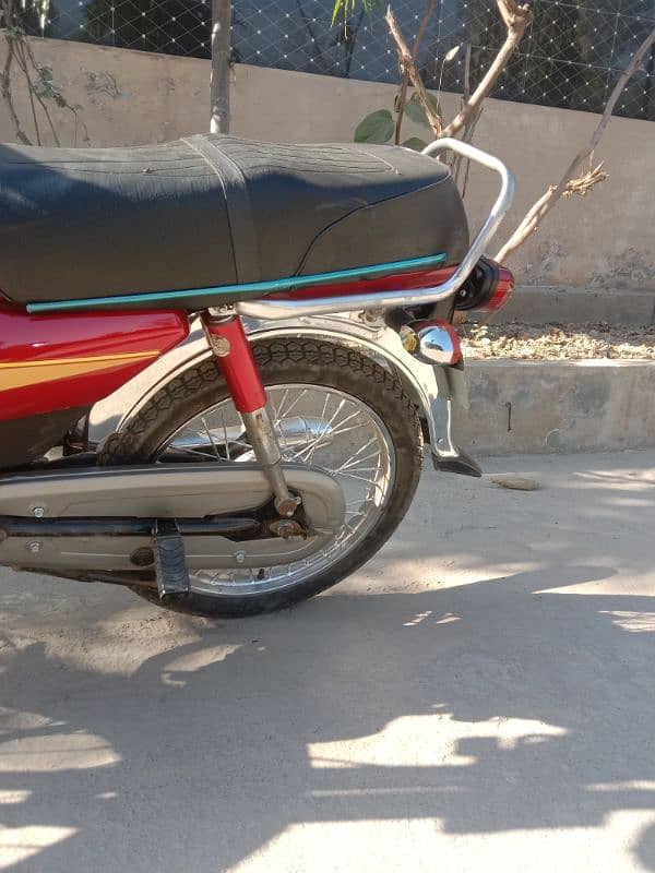 Honda 70 2005 model contact no 03023300230 3