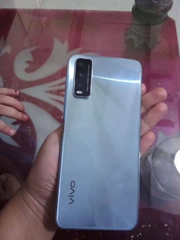 vivo y20s 4/128 3