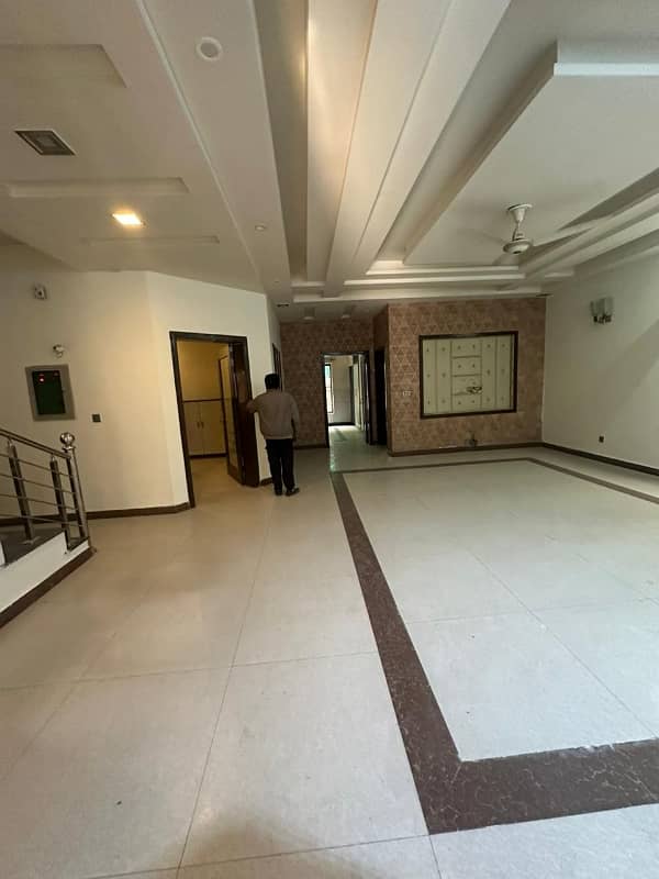 1 kanal brand new tipe full house for rent in johar town phase to near ucp Yasir borast 3