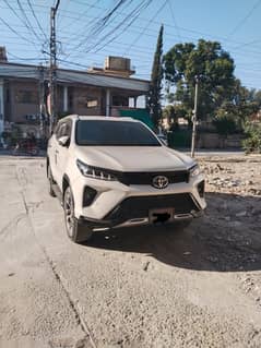 Toyota Fortuner Legender 2023