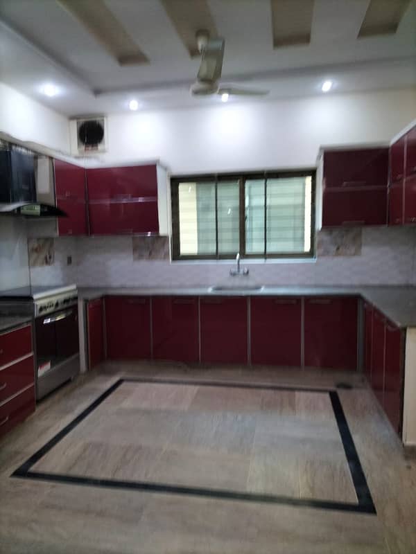 10 Marla Upper Portion 3 Bed Like Brand New Available For Rent In Overseas B Block Bahria TOwn Lahore 6