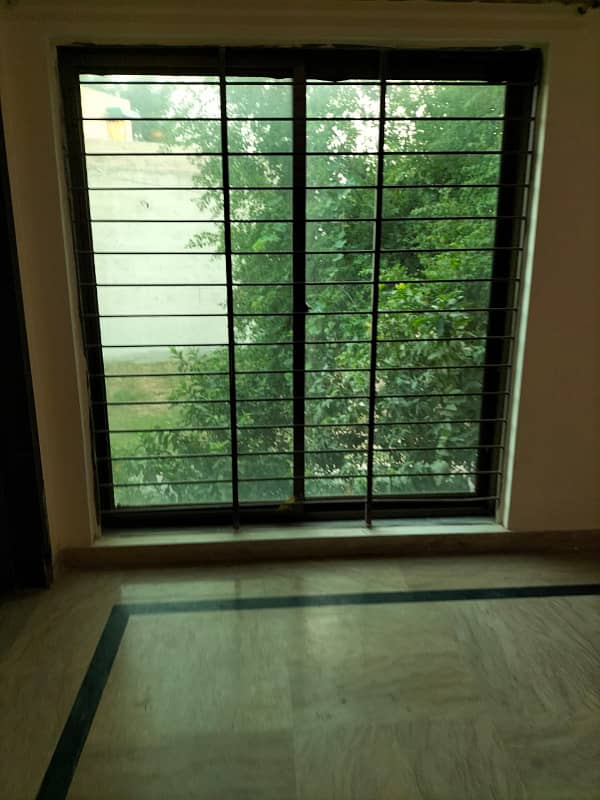 10 Marla Upper Portion 3 Bed Like Brand New Available For Rent In Overseas B Block Bahria TOwn Lahore 13