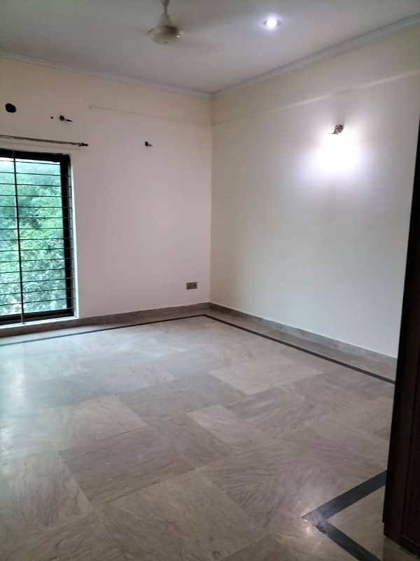 10 Marla Upper Portion 3 Bed Like Brand New Available For Rent In Overseas B Block Bahria TOwn Lahore 14