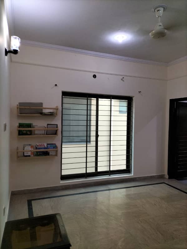 10 Marla Upper Portion 3 Bed Like Brand New Available For Rent In Overseas B Block Bahria TOwn Lahore 19