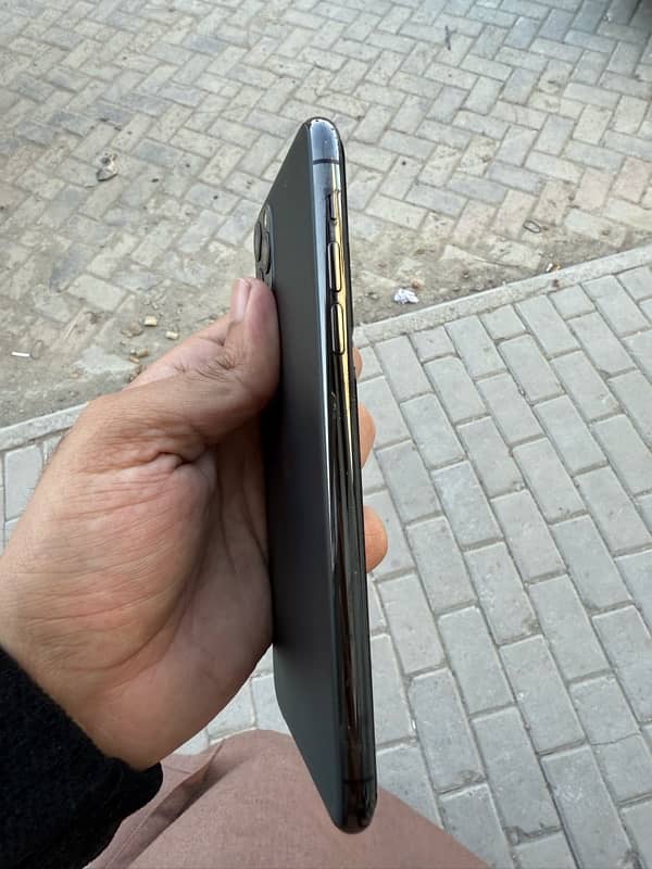 iphone 11 pro max non pta 2