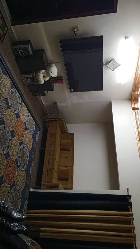 18000. ladies furnished room for rent. Gulshan block 16 erum center boundary waal project 4 floor iftikhar estate 6