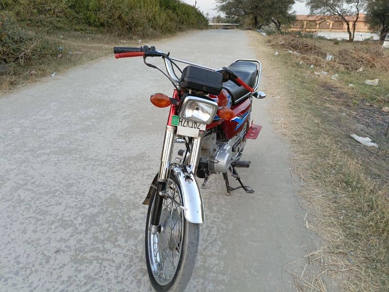 Honda 125 Punjab number ha 2