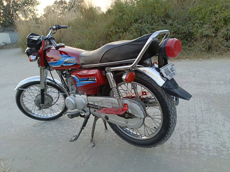 Honda 125 Punjab number ha 7