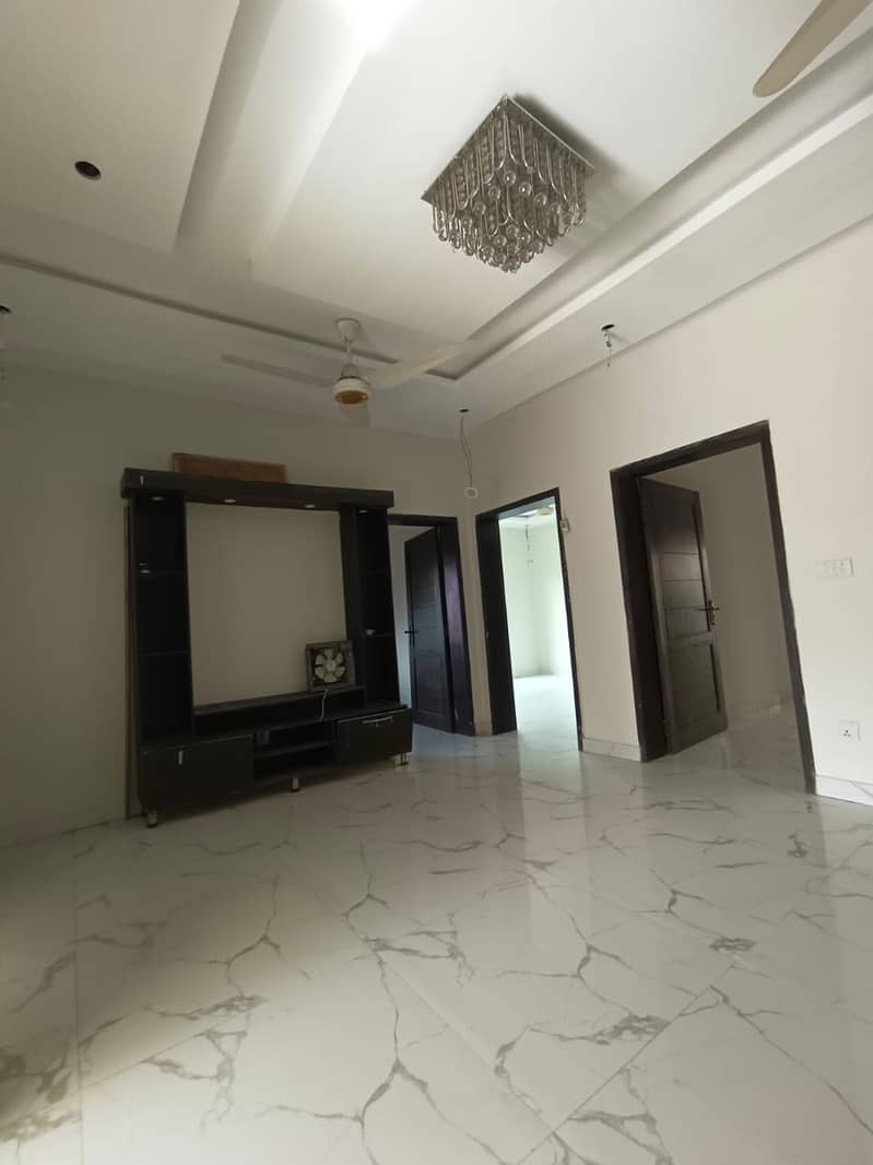 10 marla Upar portion available for rent 15