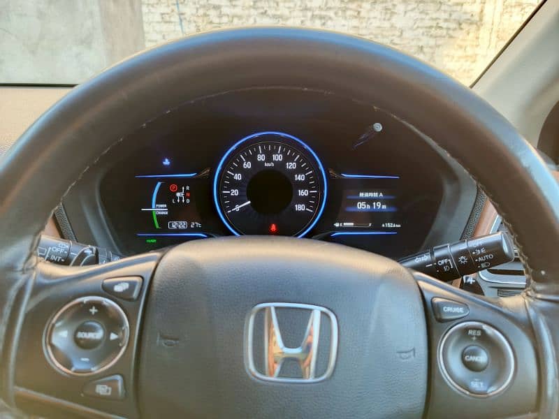 Honda Vezel 2015 8