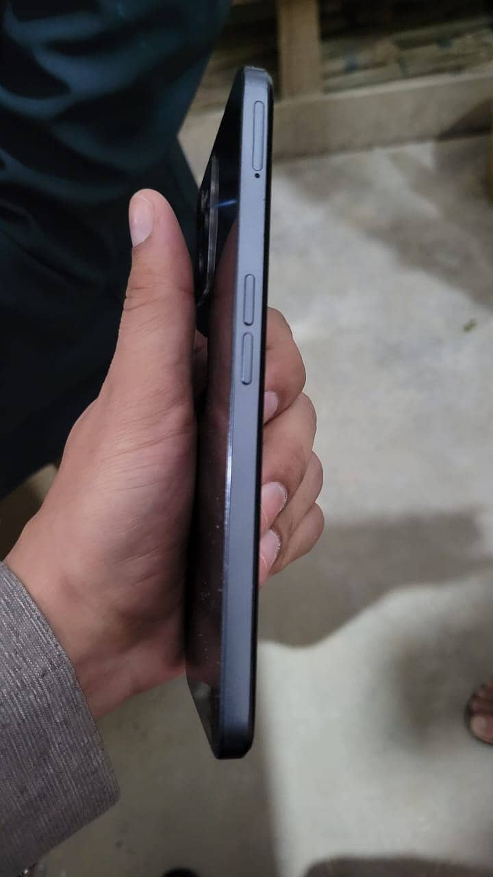 realme c35 4/128  10/10 condition 2