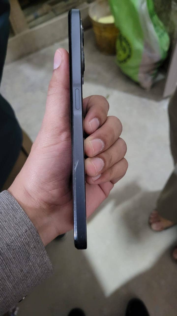 realme c35 4/128  10/10 condition 3