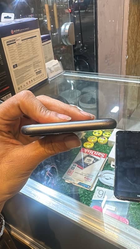 iPhone 11 64gb jv non pta 2