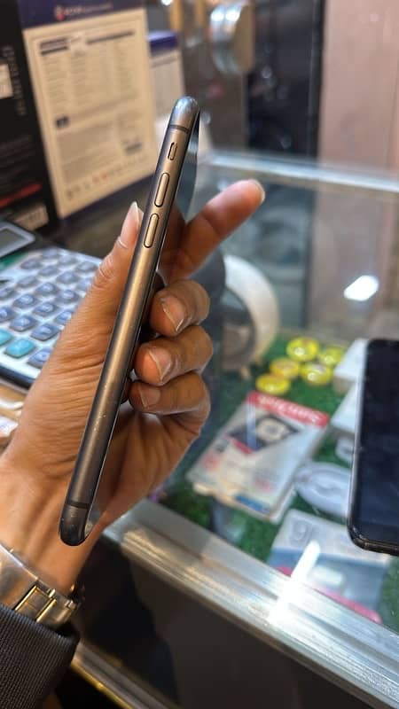 iPhone 11 64gb jv non pta 4