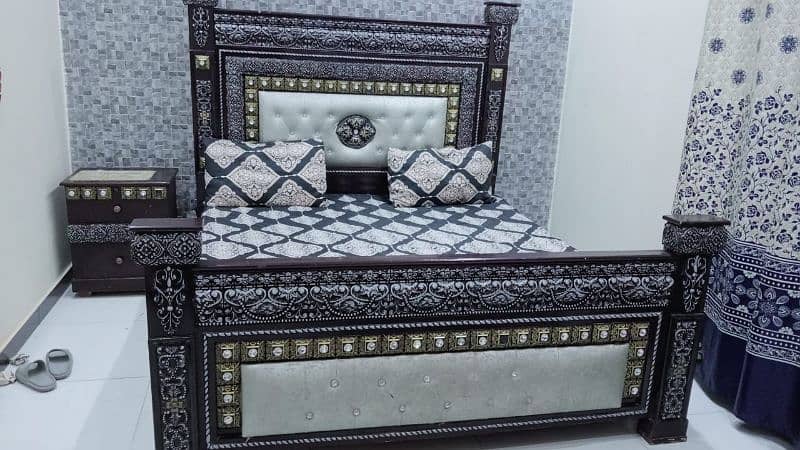 Wooden king size bed 2