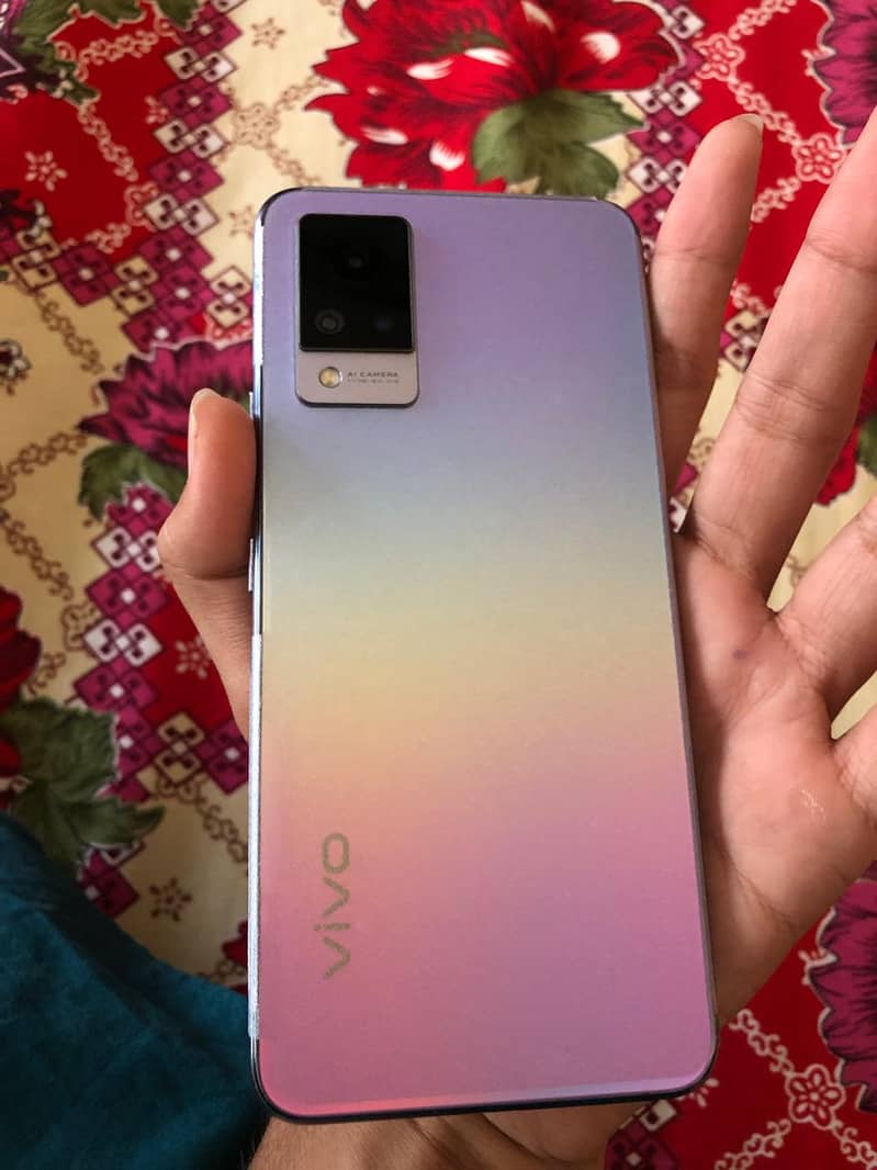 VIVO V21 1