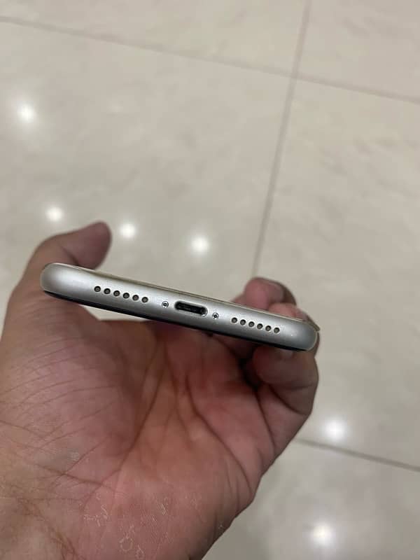 Iphone 11 (64gb) JV 4